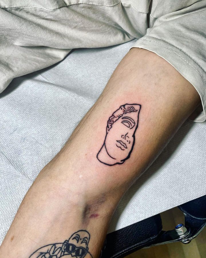 Used #kwadronneedles #worldfamousink #sunskintattoomachines #dermalizepro #romannumber #simpletattoo #tattoo #ink #tattooshop #i...