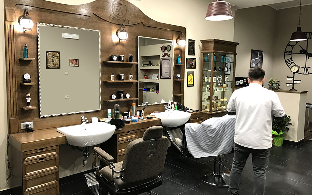 Wood Design - Arredamento per Barber Shop img4