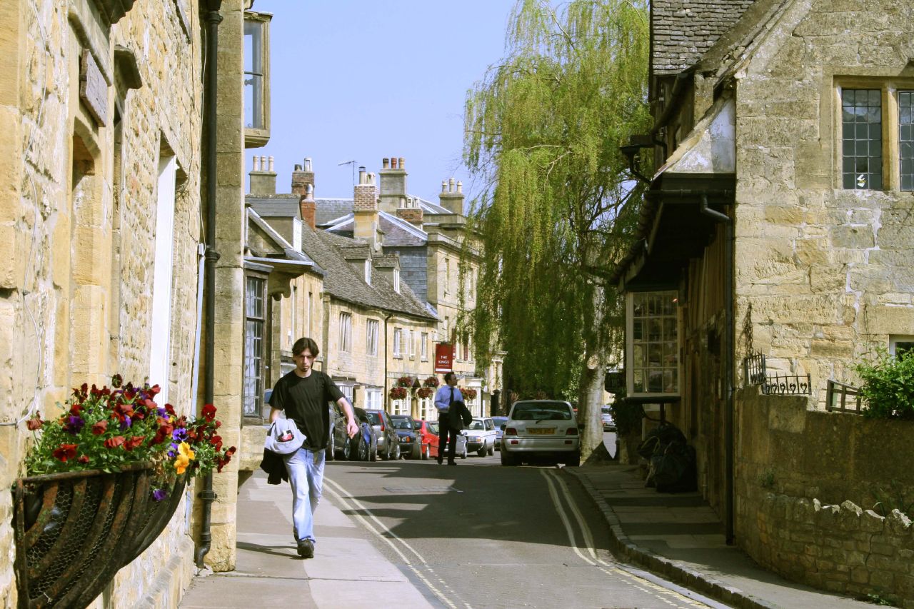 The Cotswolds: Rolling Hills, Honey-Coloured Villages and Farm-to-Table Delights