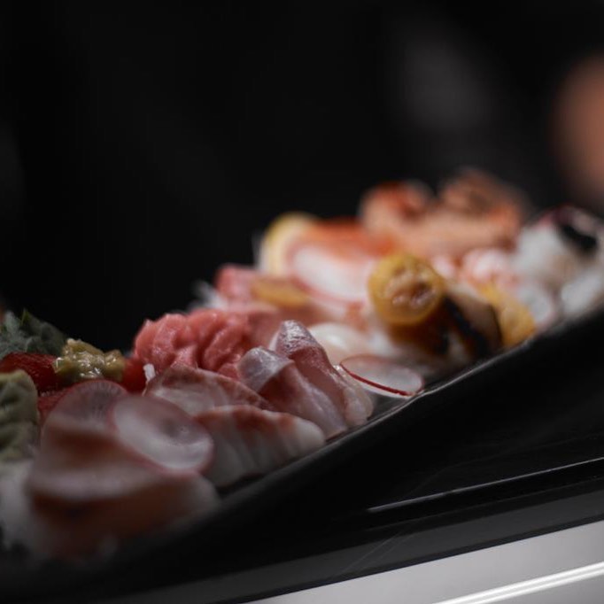 Vi aspettiamo per il nostro take away tutte le sere da martedì a domenica dalle 18 alle 22 #neta #netamilano #sushi #sushibar #t...