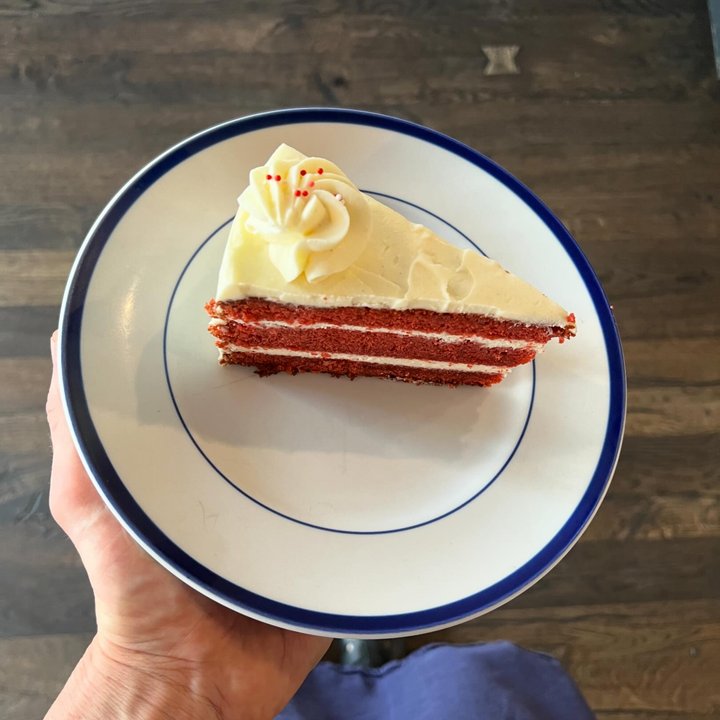 Little cake action for the holiday weekend #comegetit #cake#redvelvet #creamcheese #brooklyn#cafe#coffeeshop